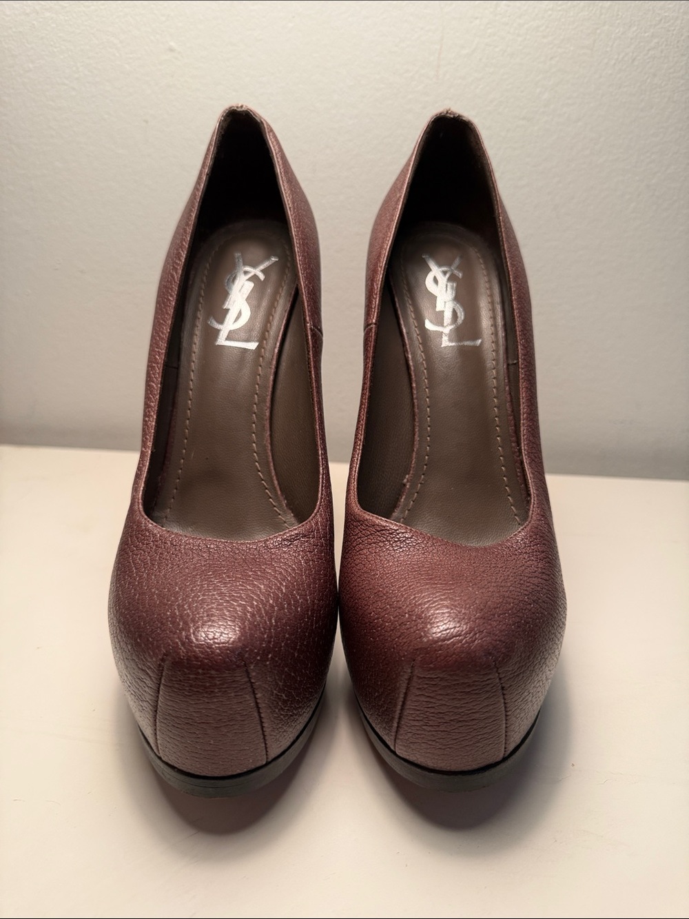 Yves Saint Laurent tribtoo pumps size 39 (9) excellent condition